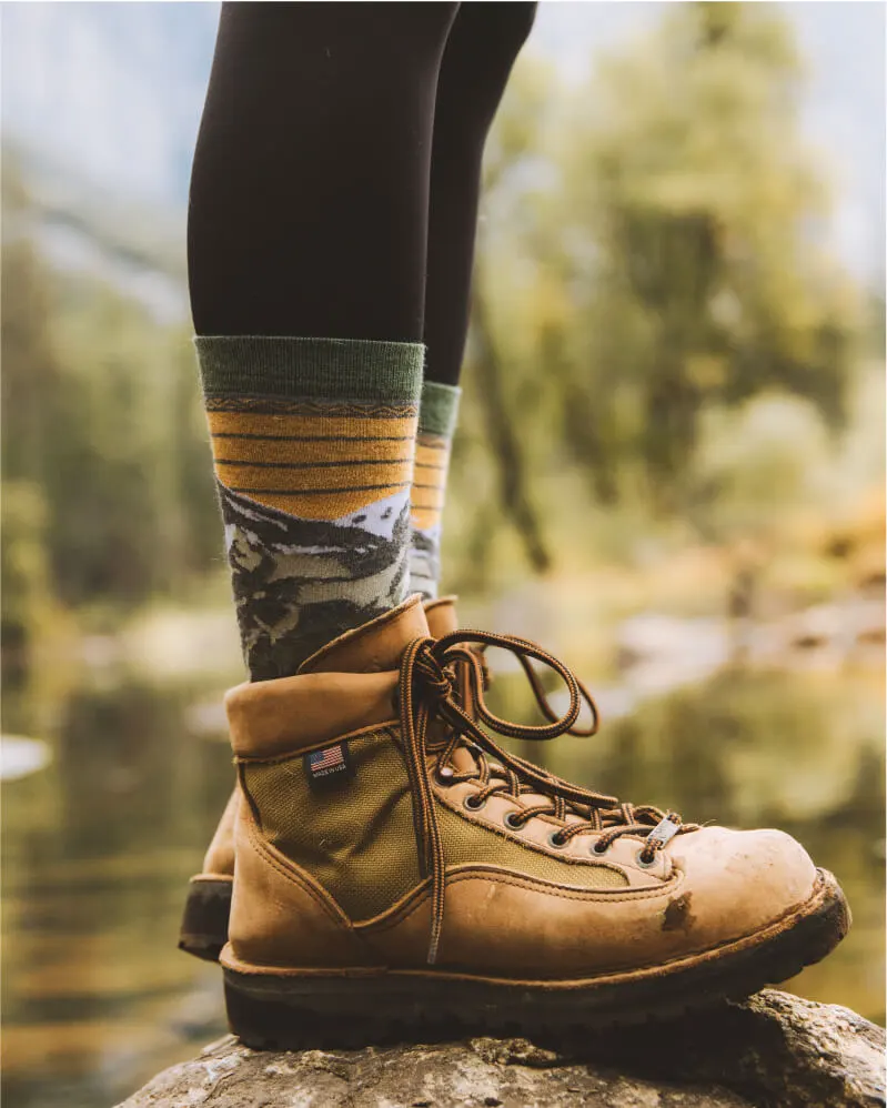 Essential Mountain Crew Socks - Image 3