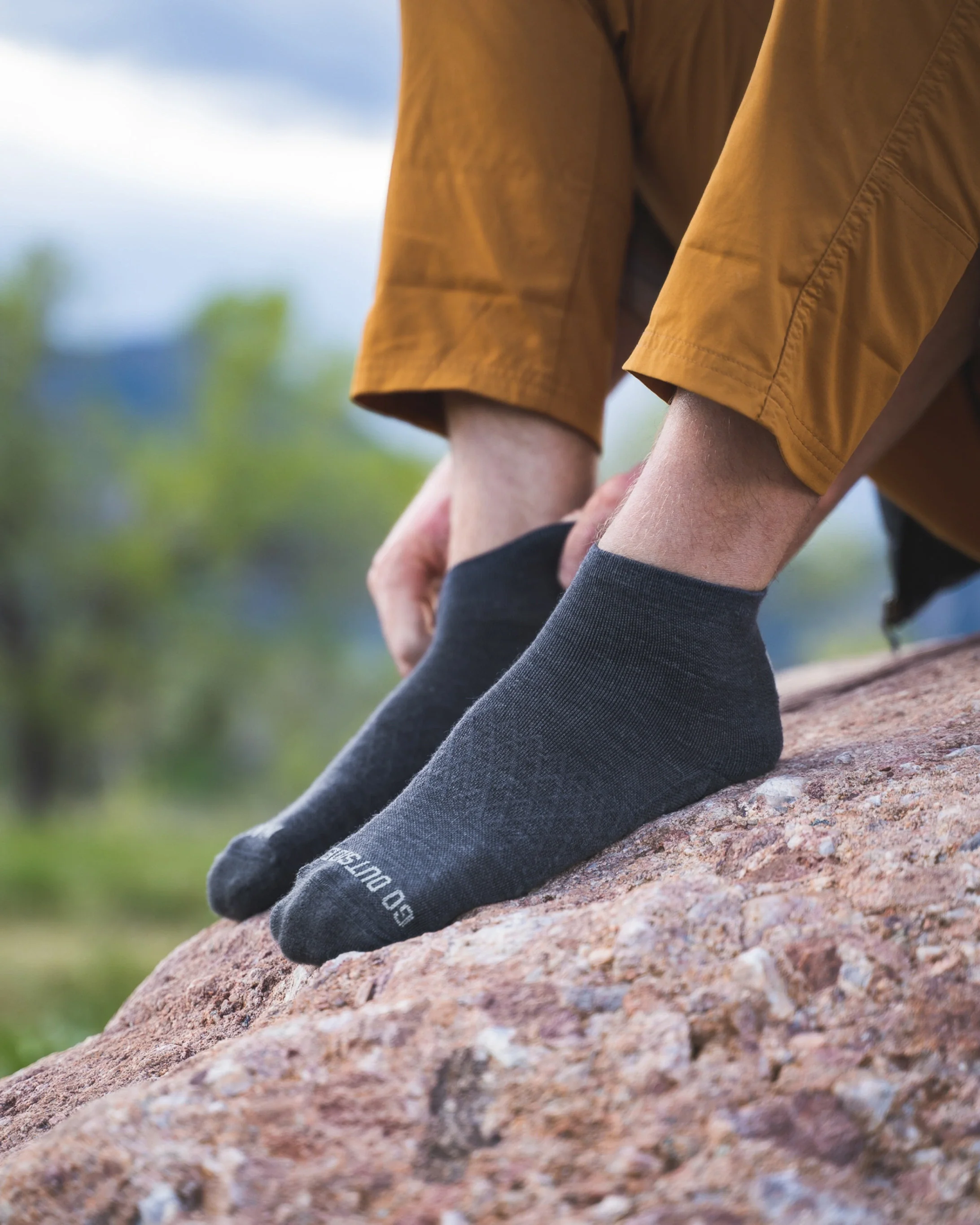Trail 1/4 Crew Socks - Image 14